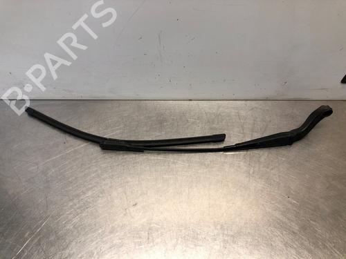 Used Front windshield wiper arm MERCEDES-BENZ B-CLASS Sports Tourer (W245) B 200 (245.233) (136 hp) 30340014