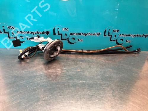 Used Fuel pump BMW 3 (E90) 318 i (129 hp) 28305634