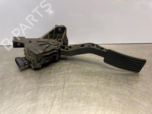 Used Pedal MITSUBISHI COLT VI (Z3_A, Z2_A) 1.3 (Z21A) (95 hp) 31088028