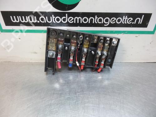 Used Fuse box Fuse box 19607084 19607084