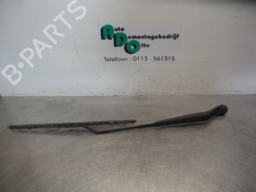Used Front windshield wiper arm NISSAN MICRA III (K12) 1.2 16V (80 hp) 19593589