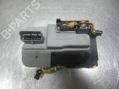 Used Front right lock PEUGEOT 206 Hatchback (2A/C) 1.4 i (75 hp) 19585296