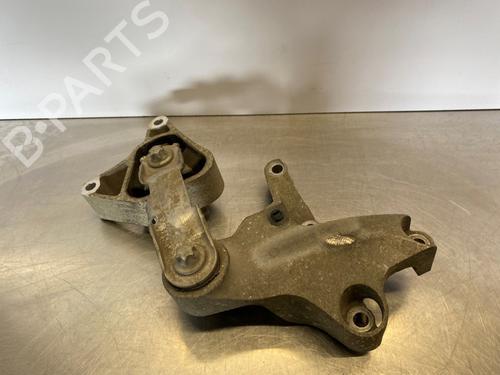 Used Engine mount Engine mount MERCEDES-BENZ A-CLASS (W176) A 180 CDI / d (176.012) (109 hp) 39647781 39647781
