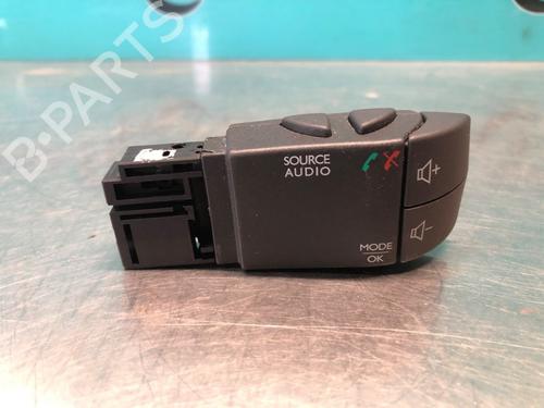 Used Steering wheel controls RENAULT CLIO IV (BH_) 0.9 TCe 90 (BHNF, BHMA, BHMH, BHJK, BHJR) (90 hp) 28298918