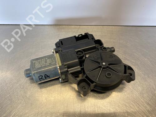 Used Electronic module Electronic module VW POLO V (6R1, 6C1) 1.4 TDI (75 hp) 39647831 39647831