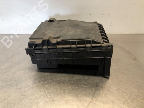 Sikringsdåse VW GOLF V (1K1) 1.4 TSI (122 hp) 28300461