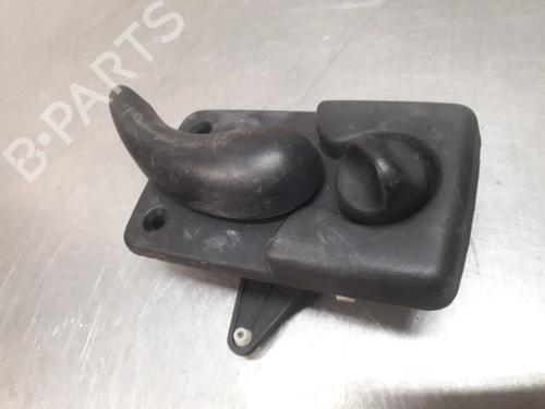 tailgate-handle-opel-movano-a-van-x70-25-cdti-fd-7700352455ar-1999-19614689 main image