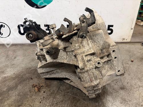 Used Gearbox Gearbox TOYOTA YARIS (_P9_) 1.33 VVT-i (NSP90_, NSP90R) (100 hp) 34100145 34100145