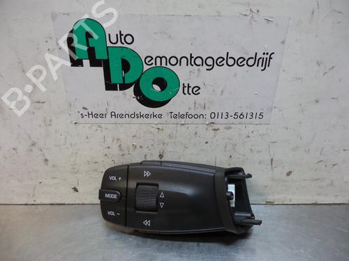 Used Steering wheel controls SEAT IBIZA IV SC (6J1, 6P5) 1.6 (105 hp) 19600391
