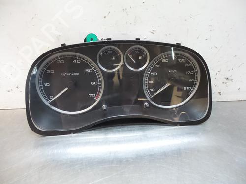 Used Instrument cluster PEUGEOT 307 (3A/C) 2.0 16V (136 hp) 19604808