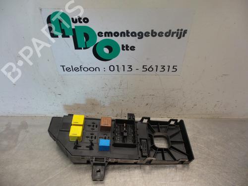 Used Fuse box OPEL VECTRA C GTS (Z02) 1.8 16V (F68) (122 hp) 19593953