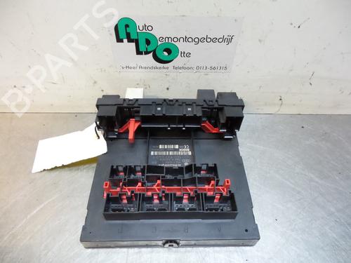 Used Fuse box Fuse box 19595450 19595450