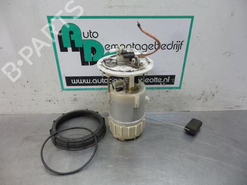 Used Fuel pump RENAULT MEGANE II (BM0/1_, CM0/1_) 1.4 16V (BM0B, CM0B) (98 hp) 19613479
