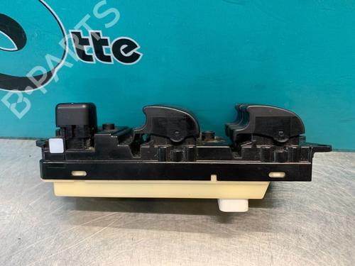 Switch MITSUBISHI GRANDIS (NA_W) 2.4 MIVEC (NA4W) | BP19625553I30 