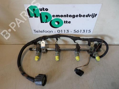 Used Injection rail Injection rail 19586773 19586773