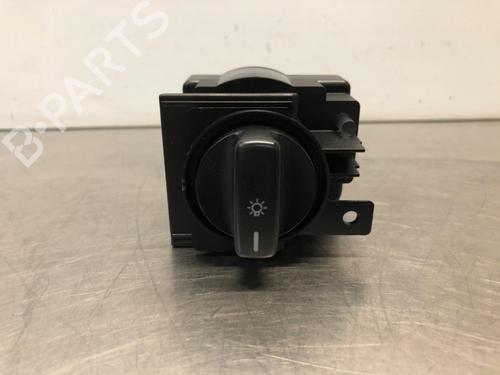 Used Headlight switch MERCEDES-BENZ B-CLASS Sports Tourer (W245) B 200 (245.233) (136 hp) 30297279