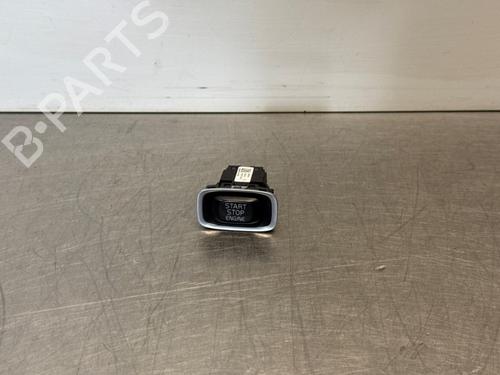Used Switch VOLVO V40 Hatchback (525) D2 (114 hp) 28715696