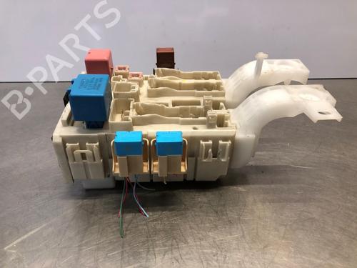 Used Fuse box Fuse box TOYOTA YARIS (_P9_) 1.33 VVT-i (NSP90_, NSP90R) (100 hp) 34100285 34100285