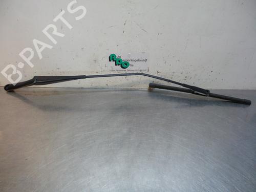 Used Front windshield wiper arm FIAT GRANDE PUNTO (199_) 1.2 (65 hp) 19603616