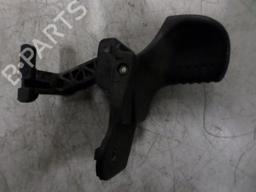Used Interior roof handle Interior roof handle 19586475 19586475