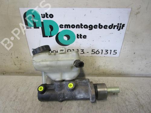 Used Brake master cylinder MERCEDES-BENZ VITO Van (W638) 112 CDI 2.2 (638.094) (122 hp) 19588421