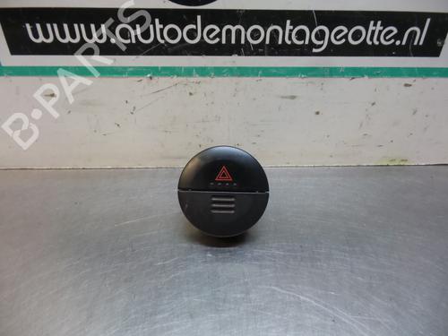 Used Warning switch NISSAN X-TRAIL I (T30) 2.2 DCi (114 hp) 19609590