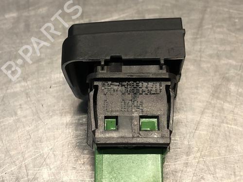 Switch PEUGEOT 208 I (CA_, CC_) 1.2 VTI 82 | BP29965545I30