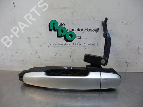 Used Rear left exterior door handle TOYOTA COROLLA Verso (ZER_, ZZE12_, R1_) 1.8 (ZNR11_, ZNR11R) (129 hp) 19598990