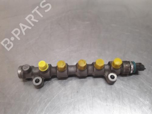 Used Injection rail OPEL MOVANO A Van (X70) 2.5 CDTI (FD) (120 hp) 19614749