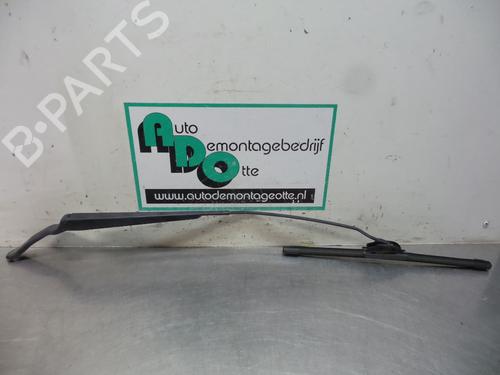 Used Front windshield wiper arm FORD FIESTA V (JH_, JD_) 1.25 16V (70 hp) 19613345