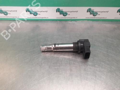 Used Ignition coil VW GOLF IV (1J1) 1.6 16V (105 hp) 19615106