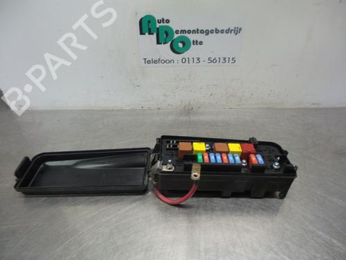 Used Fuse box Fuse box 19593952 19593952