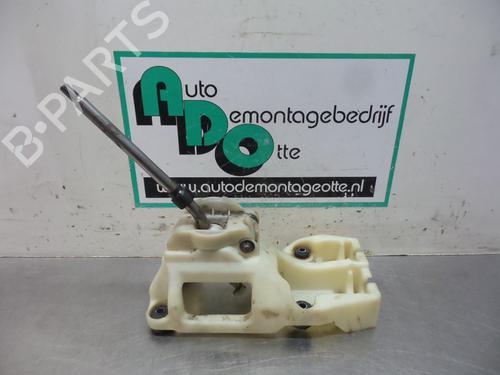 Gear lever KIA SPORTAGE II (JE_, KM_) 2.0 CRDi | BP19613011M90