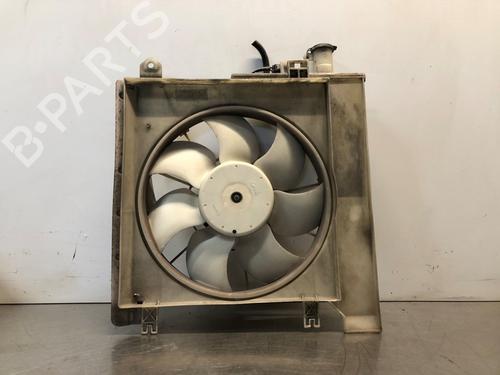 Used Radiator fan TOYOTA AYGO (_B1_) 1.0 (KGB10_, KGB10R) (68 hp) 30623445