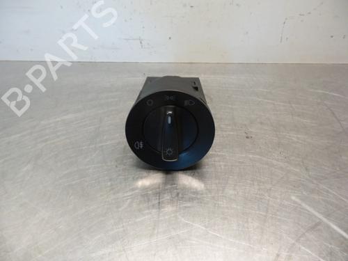Used Headlight switch VW GOLF IV (1J1) 1.4 16V (75 hp) 19590319