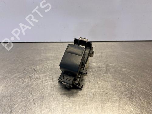switch-toyota-yaris-_p9_-2005-2006-2007-2008-2009-2010-2011-2012-2013-2014-34100231 main image