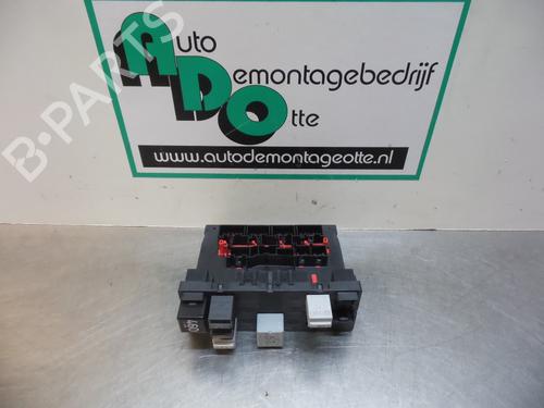Used Fuse box VW GOLF V (1K1) 1.6 (102 hp) 19605668