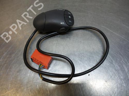 Used Steering wheel controls RENAULT CLIO II (BB_, CB_) 1.4 16V (B/CB0P, BB13) (98 hp) 19586012
