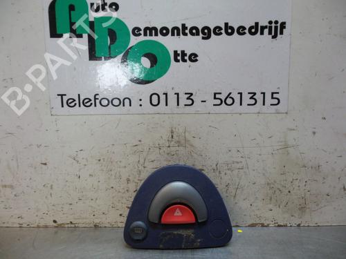 Used Warning switch SMART CITY-COUPE (450) 0.6 (S1CLB1, 450.331, 450.336) (45 hp) 19585882