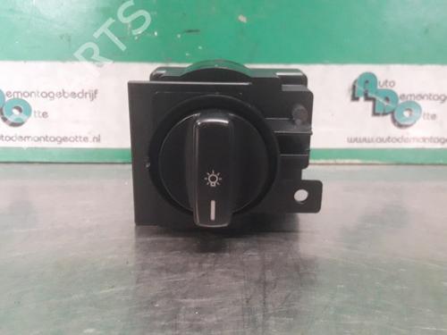 Used Headlight switch MERCEDES-BENZ A-CLASS (W169) A 150 (169.031, 169.331) (95 hp) 19616453