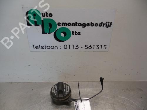 Used Fuel cap KIA SORENTO I (JC) 2.4 (139 hp) 19590276