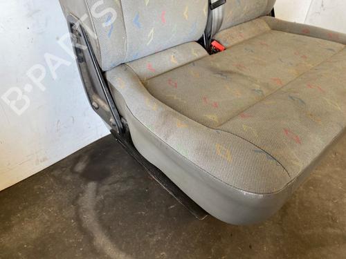 Right front seat VW TRANSPORTER T5 Van (7HA, 7HH, 7EA, 7EH) 1.9 TDI | BP39647819C16 - Image 5