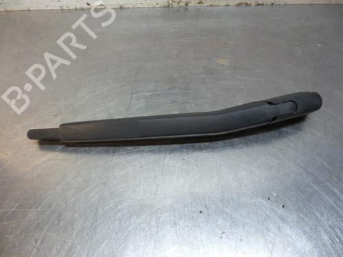 Used Rear windshield wiper arm FIAT GRANDE PUNTO (199_) 1.4 16V (199BXG1B, 199AXG1B) (95 hp) 19596353