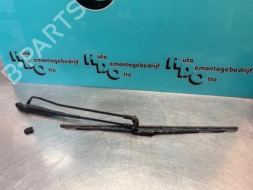 Used Front windshield wiper arm PEUGEOT 107 (PM_, PN_) 1.0 (68 hp) 28298494