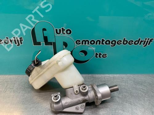 Used Brake master cylinder RENAULT TWINGO II (CN0_) 1.2 (CN0D) (58 hp) 19622452
