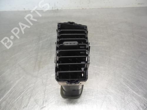 Used Air vent NISSAN MICRA III (K12) 1.2 16V (80 hp) 19593576