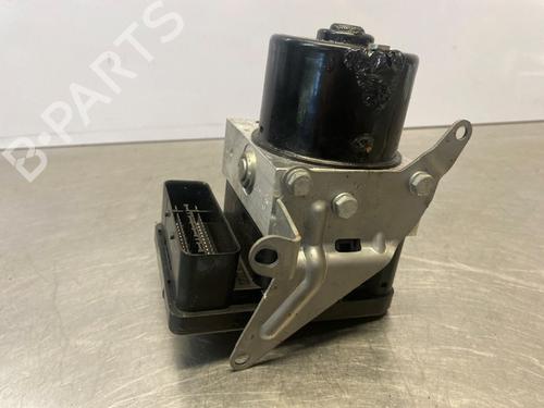 Used ABS pump BMW 3 (E90) 318 i (143 hp) 33115985