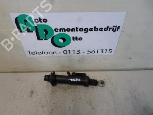 Used Clutch slave cylinder MERCEDES-BENZ VITO Van (W638) 108 CDI 2.2 (638.094) (82 hp) 19586916