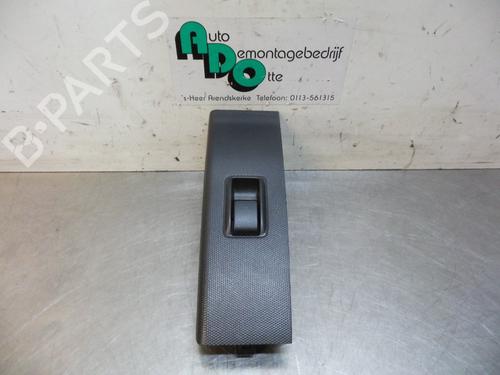 Used Switch Switch TOYOTA COROLLA Verso (ZER_, ZZE12_, R1_) 1.8 (ZNR11_, ZNR11R) (129 hp) 19598992 19598992