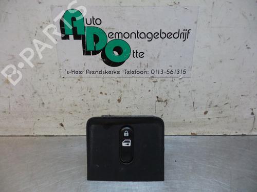 Used Switch NISSAN PRIMERA (P12) 1.8 (115 hp) 19601743